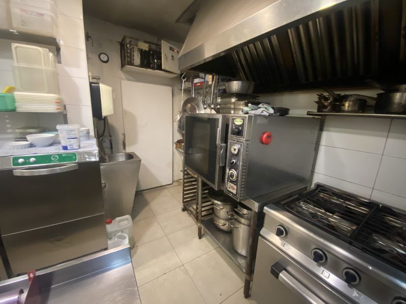 Traspaso restaurante Sant Antoni Barcelona - Único - c3