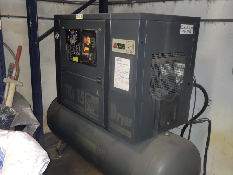 VENTA DE TALLER DE CERRAJERIA METALICA Y ALUMINIO EN SAN AGUSTIN DE GUADALIX