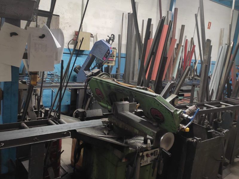 VENTA DE TALLER DE CERRAJERIA METALICA Y ALUMINIO EN SAN AGUSTIN DE GUADALIX
