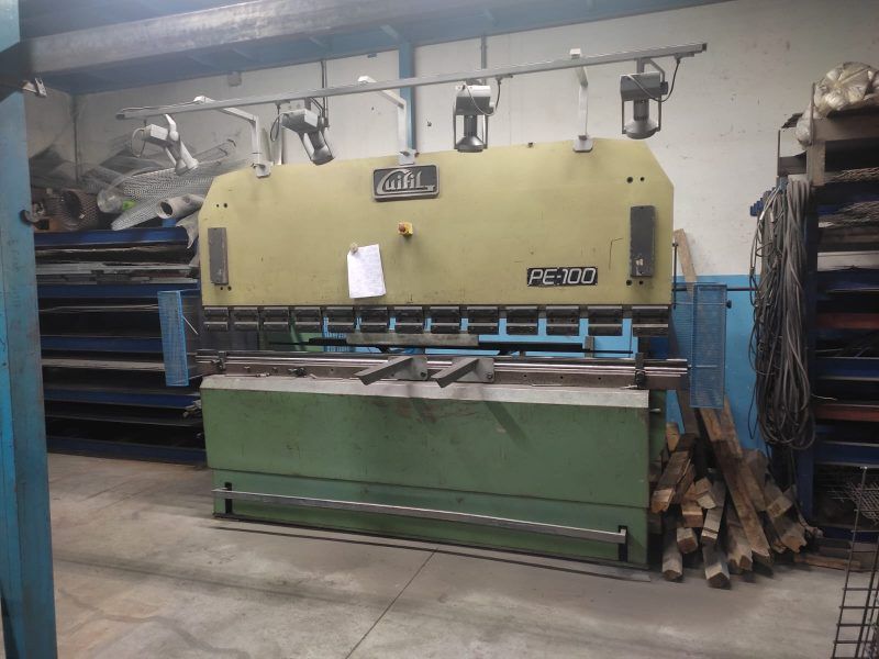 VENTA DE TALLER DE CERRAJERIA METALICA Y ALUMINIO EN SAN AGUSTIN DE GUADALIX