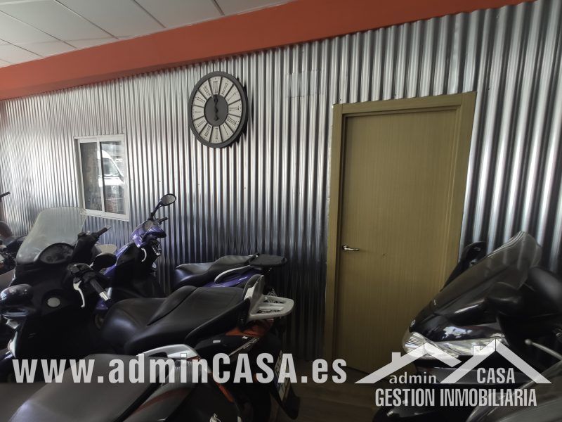 Traspaso venta y reparación de motos Valencia - en excelente zona comercial