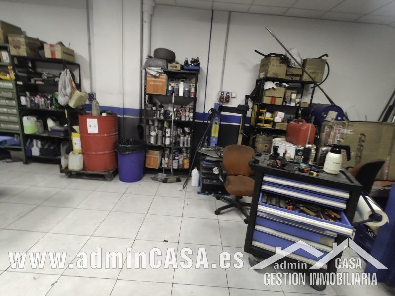 Traspaso venta y reparación de motos Valencia - en excelente zona comercial