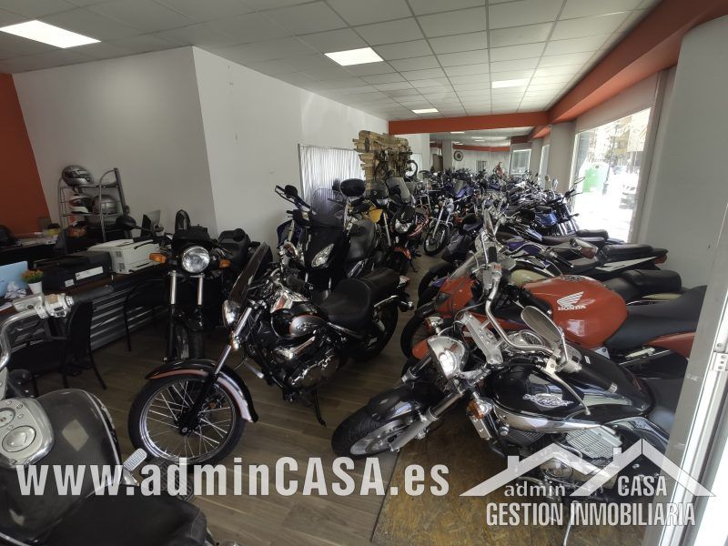 Traspaso venta y reparación de motos Valencia - en excelente zona comercial