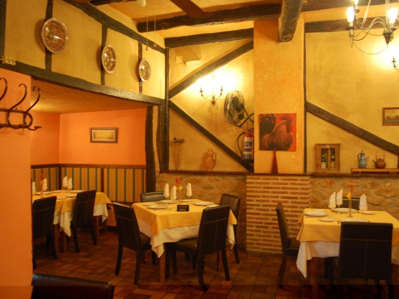 Traspaso restaurante en Palencia - Aguilar de Campoo - Altos beneficios demostrables - Por jubilación