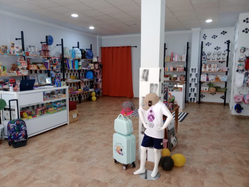 Traspaso tienda kiosko Fuente Palmera - Por cambio de residencia
