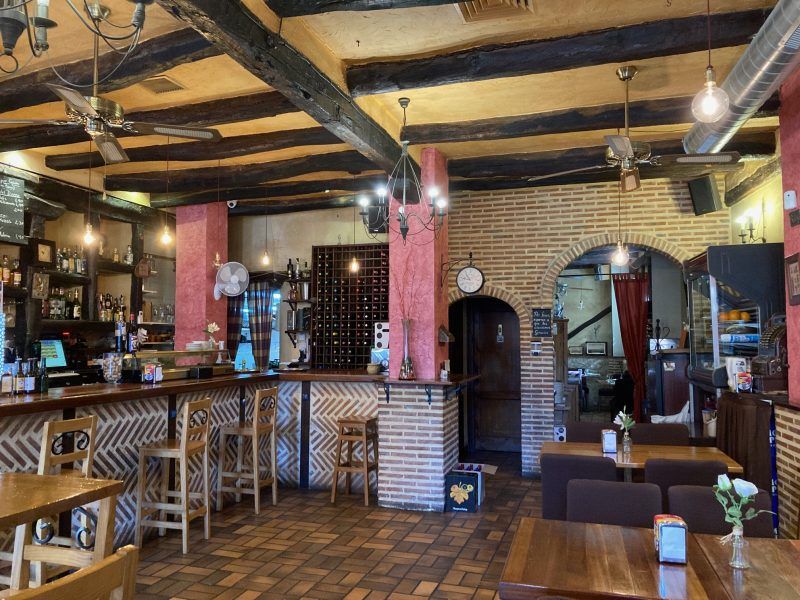 Traspaso restaurante en Palencia - Aguilar de Campoo - Altos beneficios demostrables - Por jubilación