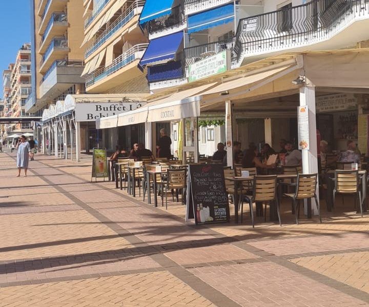 Traspaso cafetería Fuengirola - Facturación media 1.200€ al día