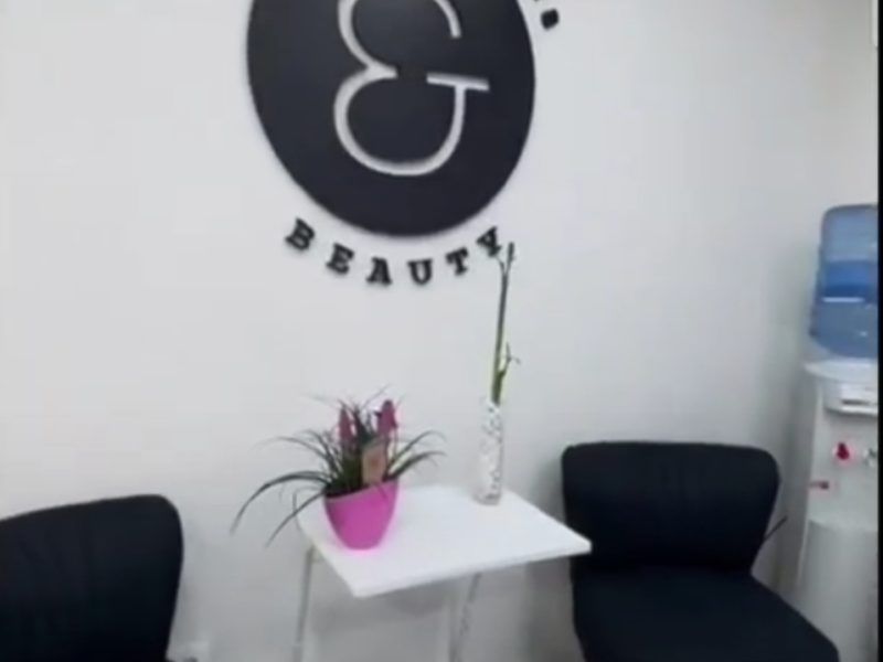 Traspaso salón de belleza Sant Boi de Llobregat - Manicura