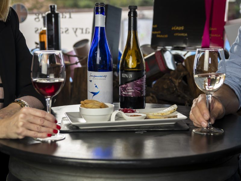 Traspaso de enoteca y exquisiteces canarias