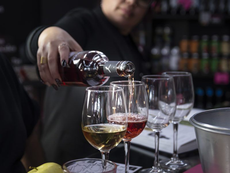 Traspaso de enoteca y exquisiteces canarias