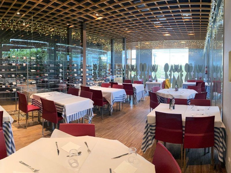 Traspaso restaurante Barcelona - Artés - Facturación 80.000€ mes