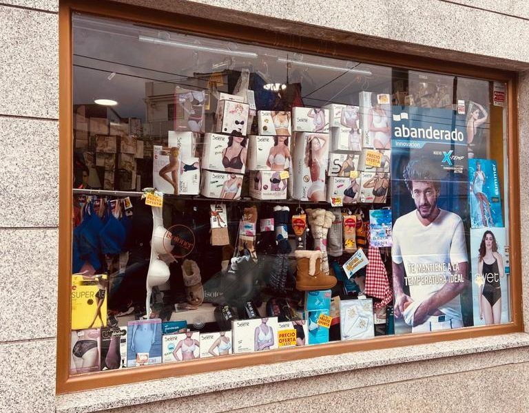 Venta local en Madrid con negocio lencería activo