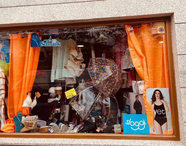 Venta local en Madrid con negocio lencería activo