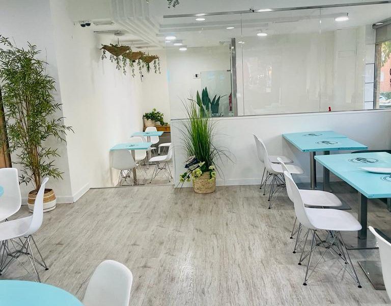 Se traspasa Bar Cafetería Mairena - URGE - OPORTUNIDAD
