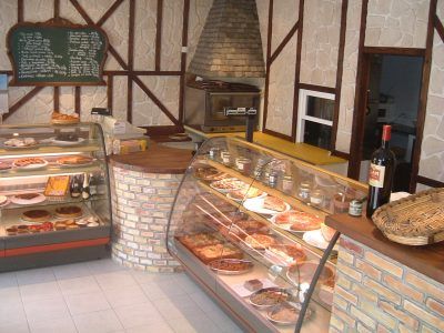 SE TRASPASA tienda de comidas para llevar en Ibiza