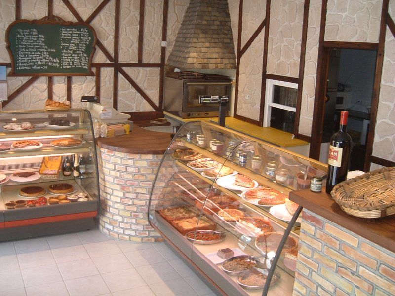 SE TRASPASA tienda de comidas para llevar en Ibiza