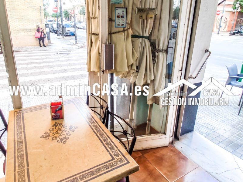 ¡OPORTUNIDAD ÚNICA EN ZAIDIA! TRASPASO DE BAR CON 18 AÑOS DE ÉXITO