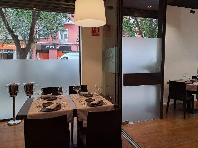 Venta de Prestigioso Local y Restaurante con Traspaso Todo Incluido en Zona Juan Llorens VALENCIA