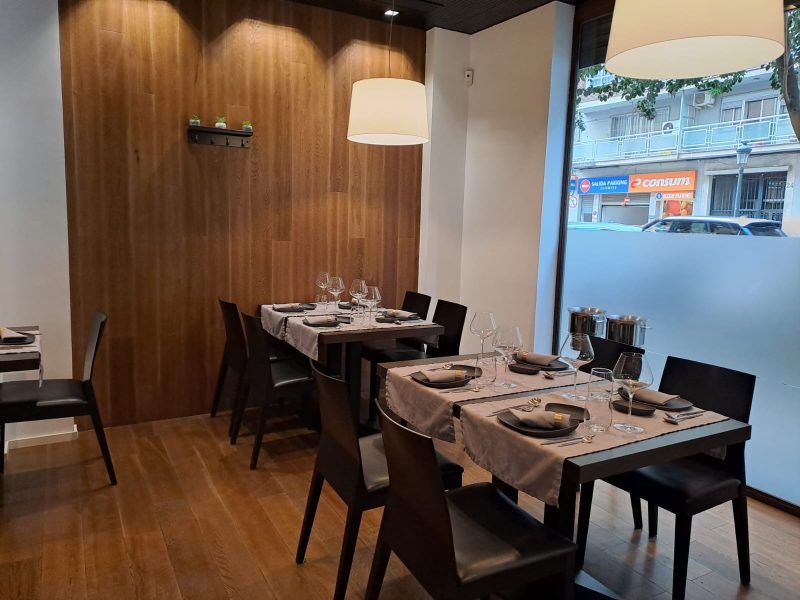 Venta de Prestigioso Local y Restaurante con Traspaso Todo Incluido en Zona Juan Llorens VALENCIA