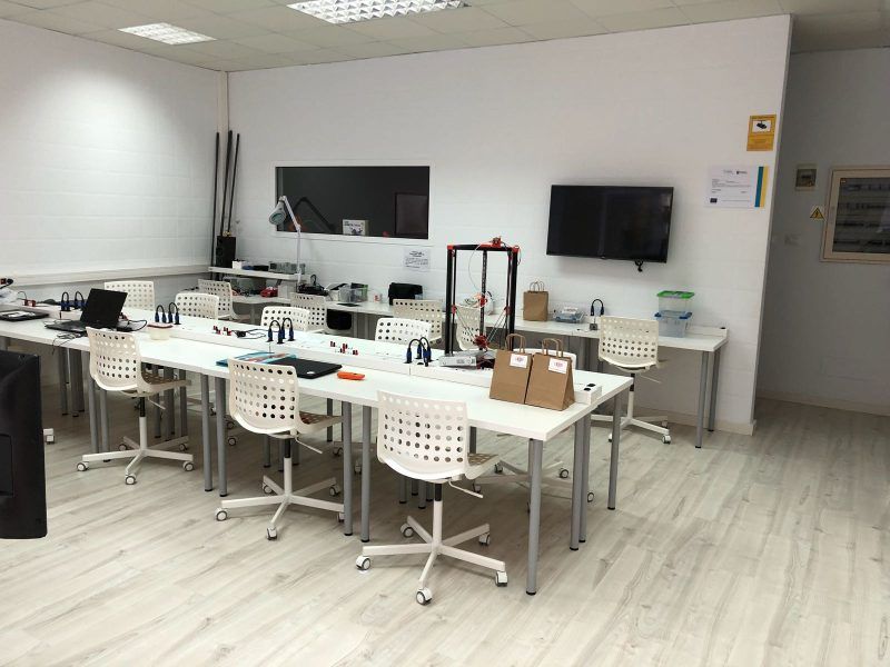 Traspaso local comercial academia Las Palmas