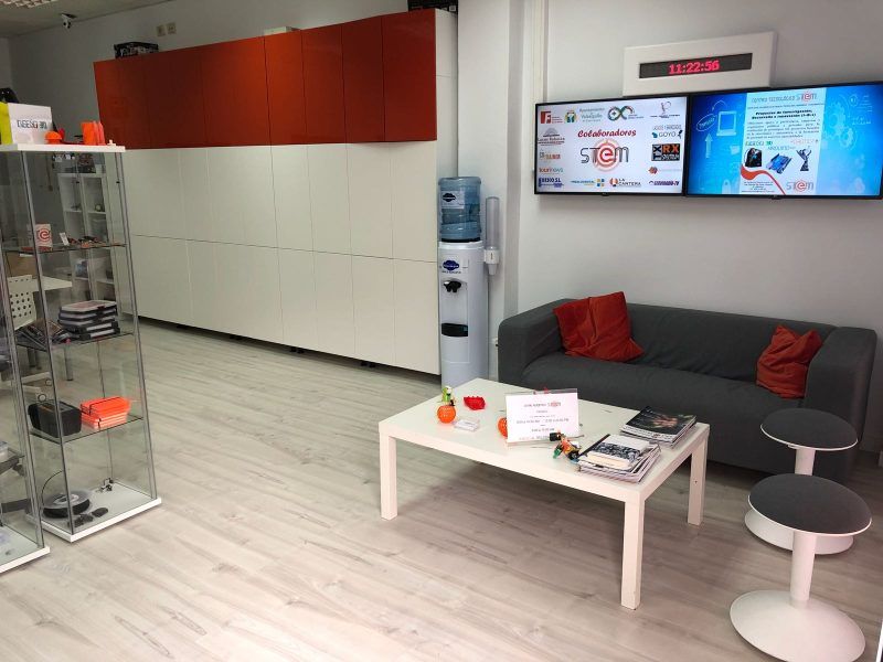 Traspaso local comercial academia Las Palmas