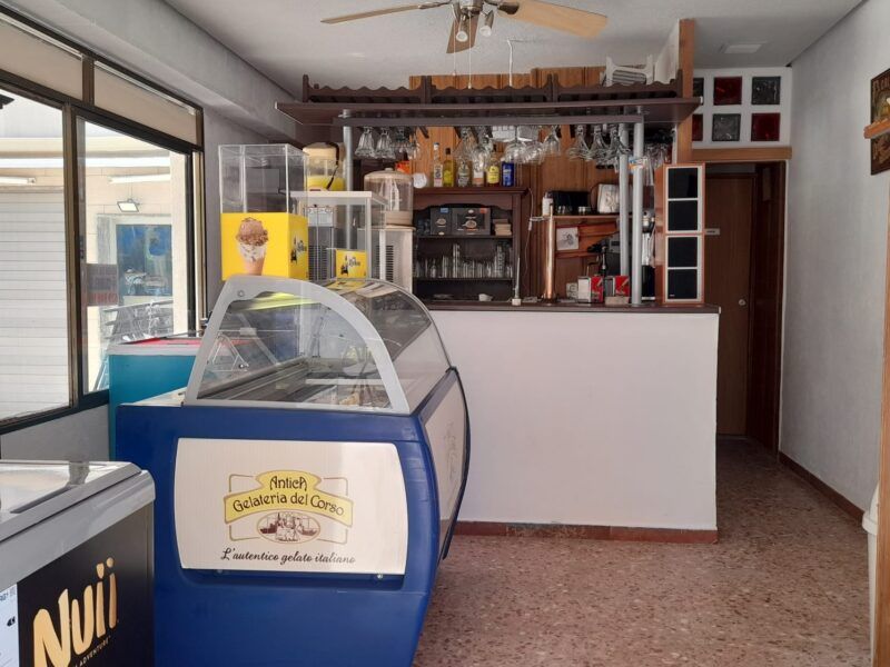5300 ALQUILER BAR 1ª LINEA PLAYA GANDIA(mercancia se deja a coste 0)