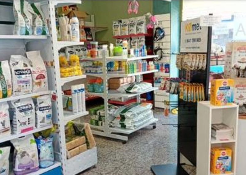 Se traspasa peluqueria canina Roquetas de Mar - con autolavado y venta de artículos