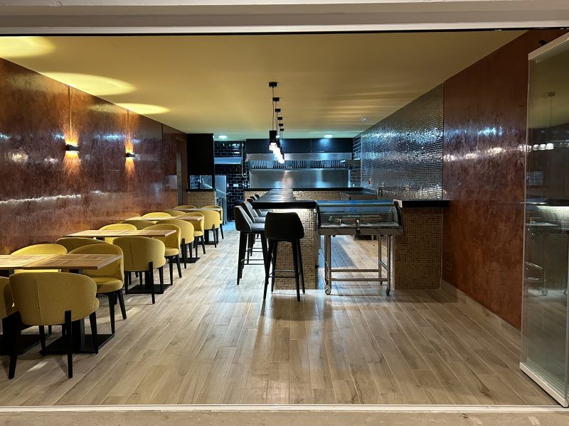 Se traspasa restaurante Mallorca - nuevo a estrenar primera linea en Marina de Cala D'Or, Santanyi, Mallorca, Baleares