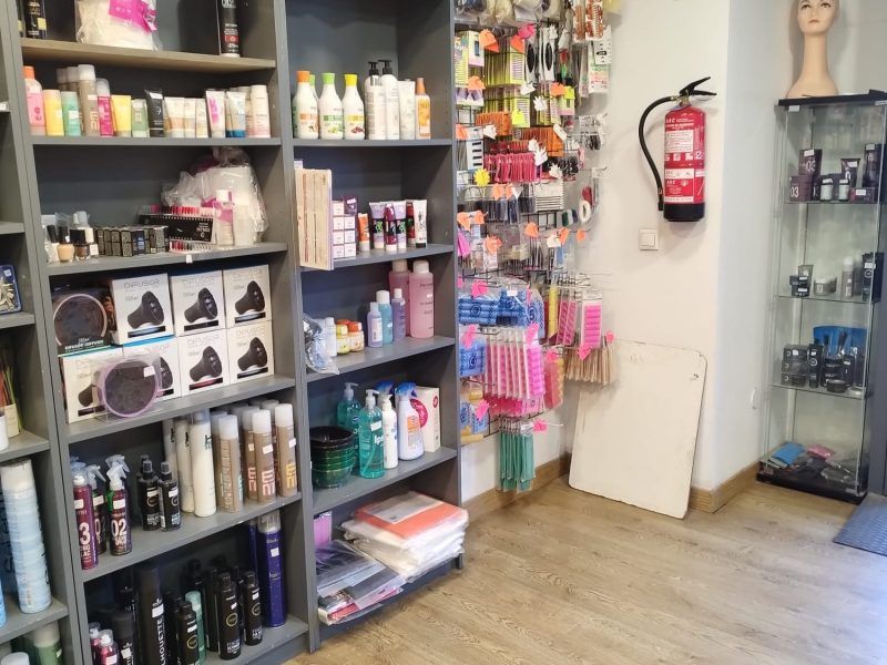 Traspaso Peluquería Parets del Vallés - equipada y tienda de productos