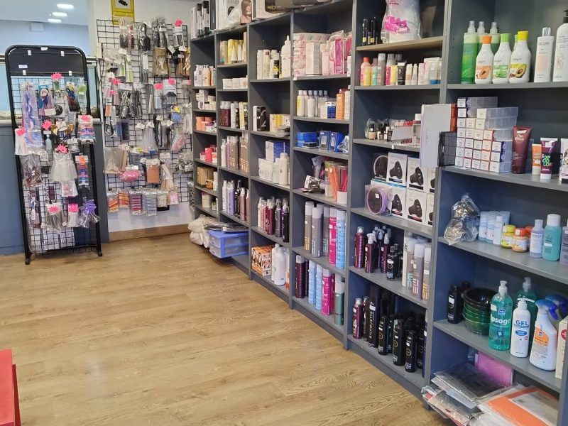 Traspaso Peluquería Parets del Vallés - equipada y tienda de productos