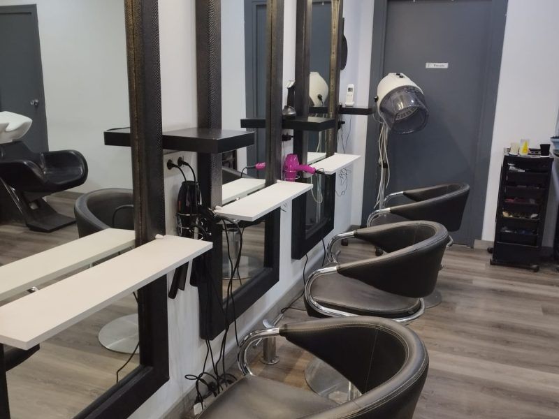 Traspaso Peluquería Parets del Vallés - equipada y tienda de productos