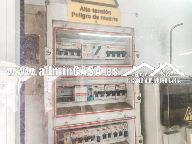 Se vende taller electro mecánico completamente equipado en Moncada Valencia