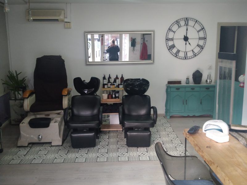 Traspaso peluquería y estética Badalona