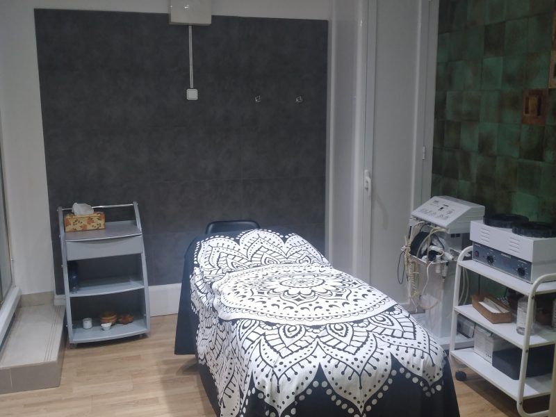 Traspaso peluquería y estética Badalona