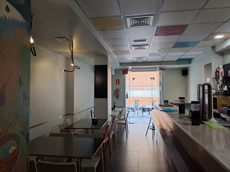 VENTA de Local con Negocio Rentable en l'Alcudia ¡No pierdas la oportunidad!