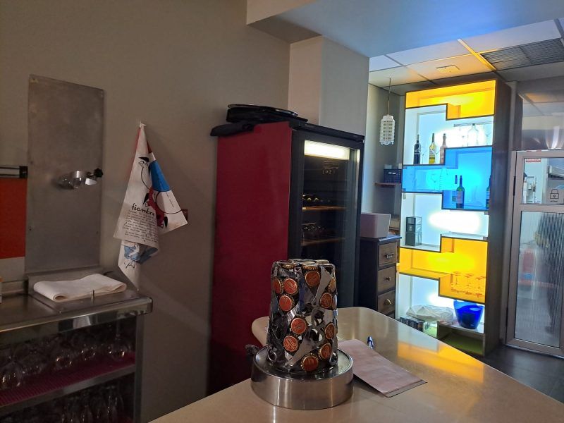 VENTA de Local con Negocio Rentable en l'Alcudia ¡No pierdas la oportunidad!