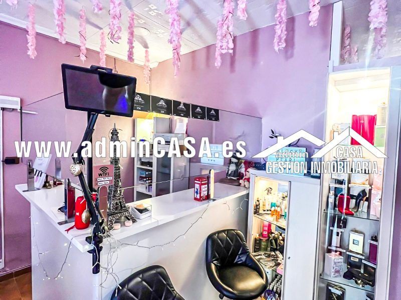 SE TRASPASA CENTRO DE BELLEZA EN TORREVIEJA