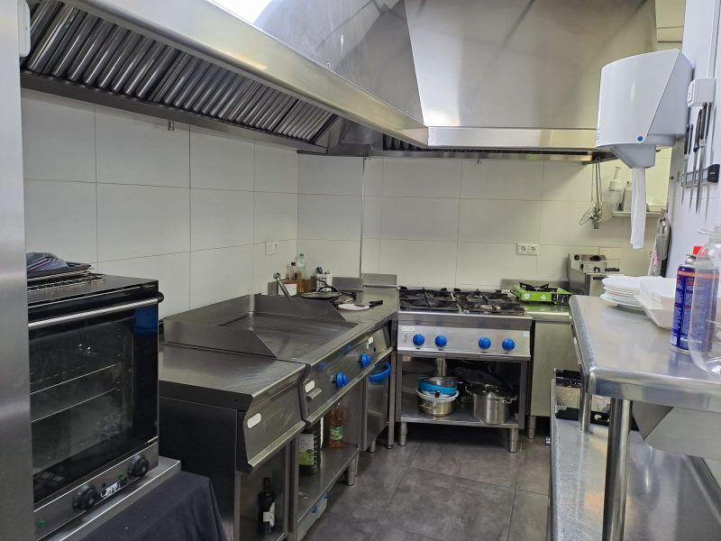 VENTA de Local con Negocio Rentable en l'Alcudia ¡No pierdas la oportunidad!