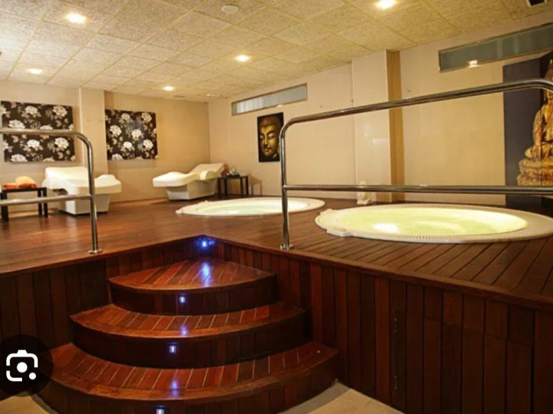 Traspaso Balneario urbano / Centro Medico Estético Almería