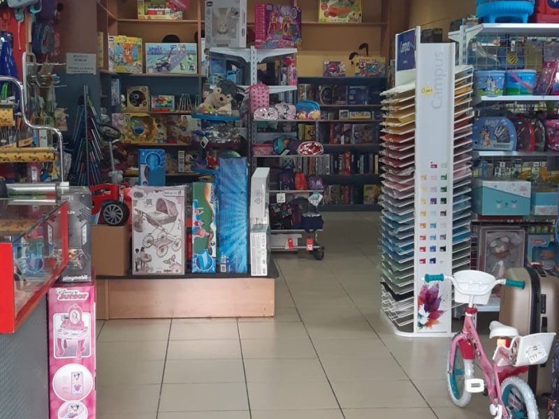 SE TRASPASA NEGOCIO DE JUGUETERÍA, PAPELERÍA