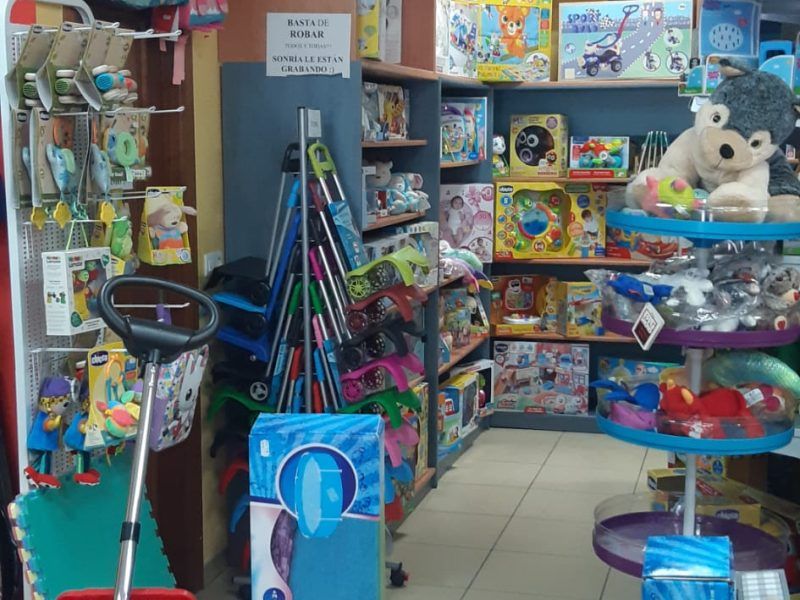 SE TRASPASA NEGOCIO DE JUGUETERÍA, PAPELERÍA