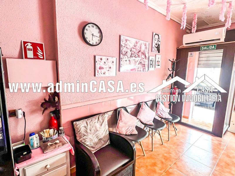 SE TRASPASA CENTRO DE BELLEZA EN TORREVIEJA