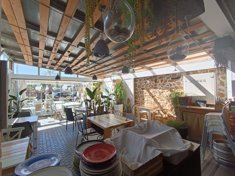 Traspaso restaurante Frente a la playa en Peñíscola: Oportunidad Única