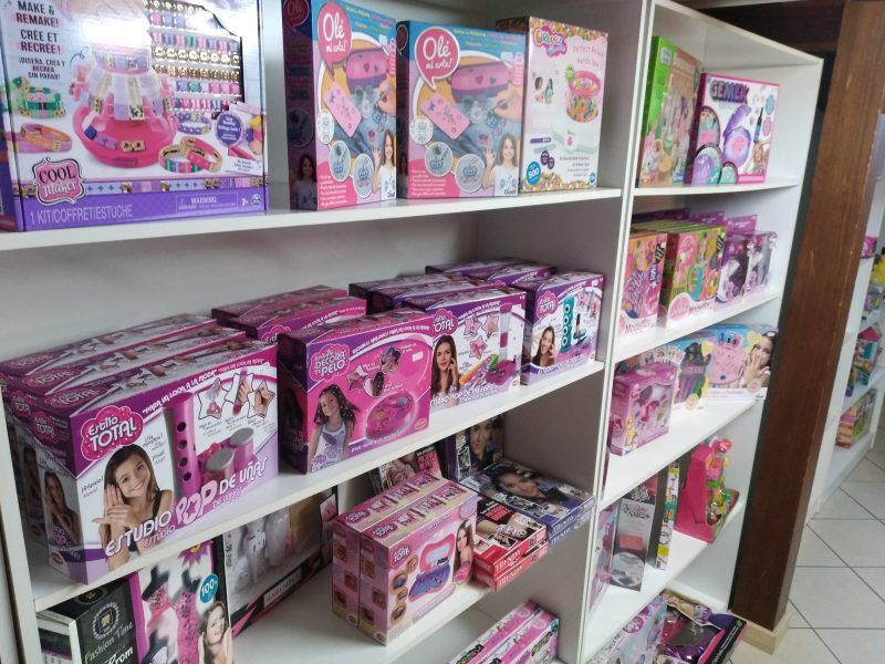 SE TRASPASA NEGOCIO DE JUGUETERÍA PAPELERÍA