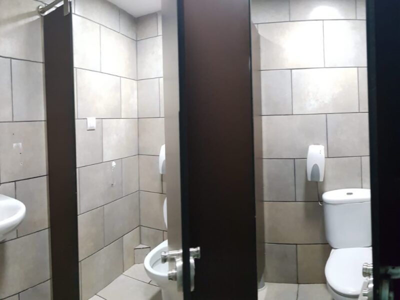 ¡Oportunidad Única! Venta de Local de 442m2 + Licencias en Paterna