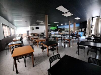 ¡Oportunidad Única de Traspaso de Restaurante con Dos Terrazas en Massanasa!