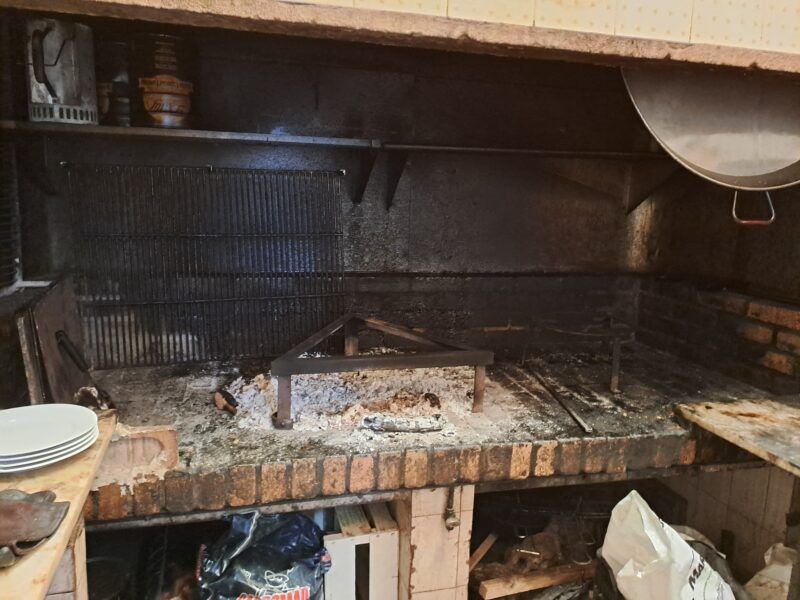¡Oportunidad Única de Traspaso de Restaurante con Dos Terrazas en Massanasa!