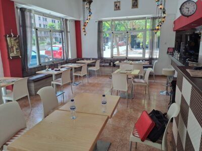 ¡Traspaso de Bar en Zona Universitaria de Valencia - Oportunidad Única!