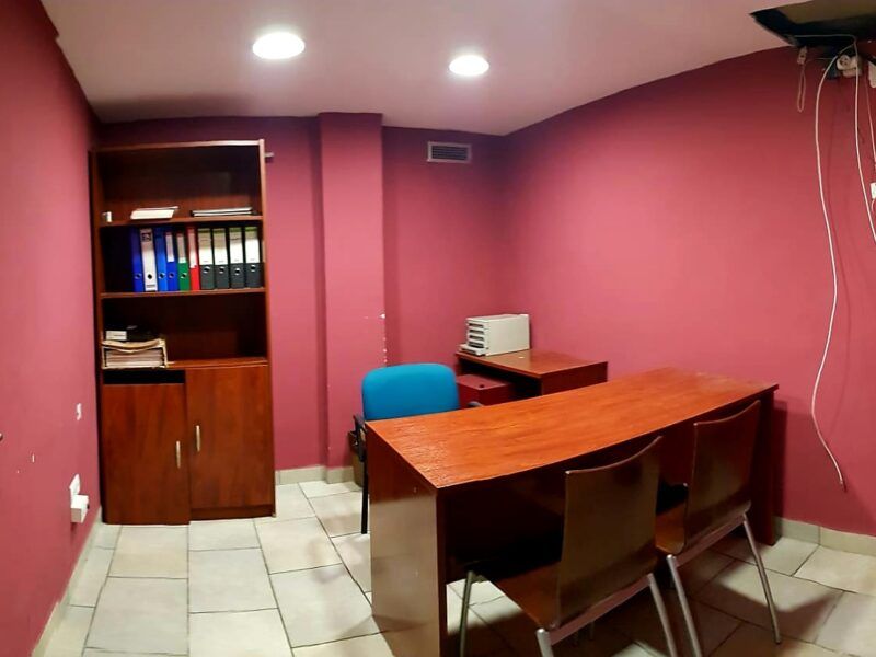 ¡Oportunidad Única! Venta de Local de 442m2 + Licencias en Paterna