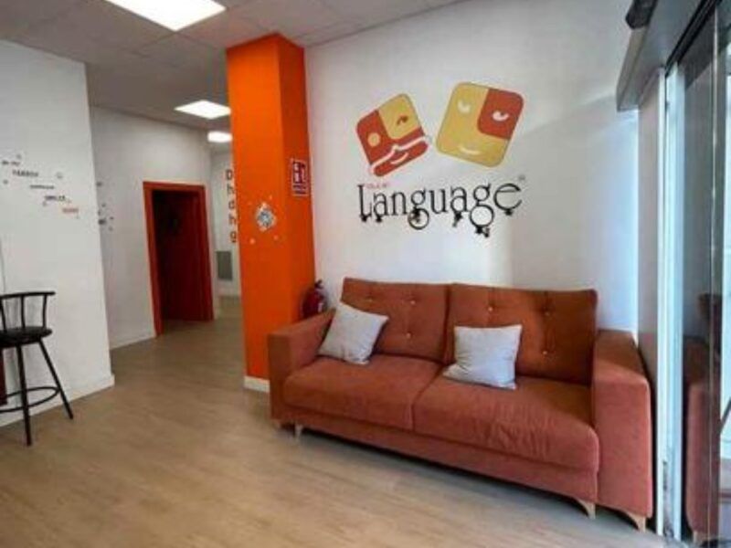 Se vende academia de inglés rentable